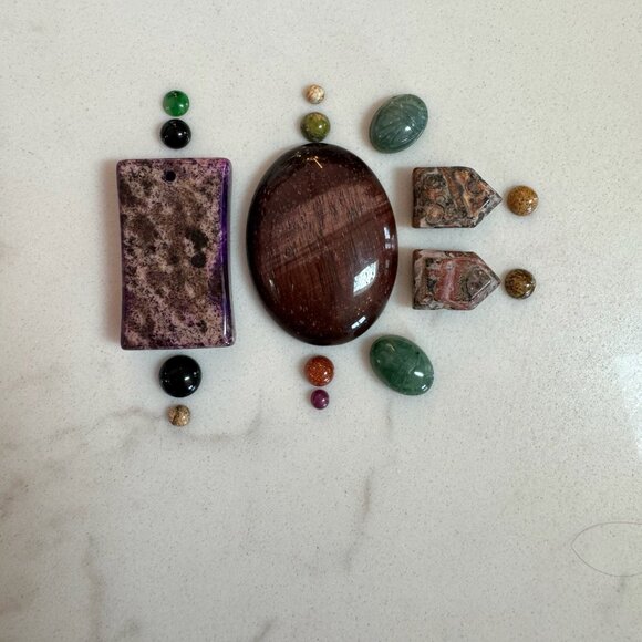 Cabochon Gemstone and Pendant Lot with Jade, Jasper, Carved Scarab and More - Picture 14 of 16